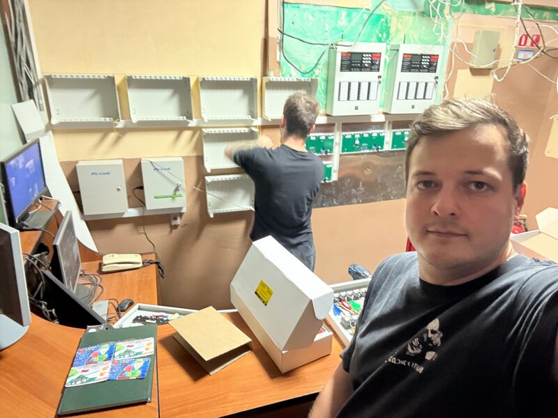 Бригада на объекте: монтаж приборов — Прометей01